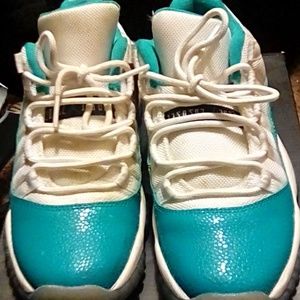 Jordan 11 Retro Low (RARE) Kids